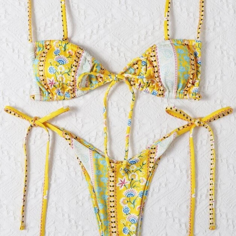 💥NWT Shein Floral  bikini 💥
